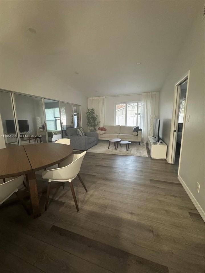 5482 Lakewood Cir S #B - Photo 7 of 26