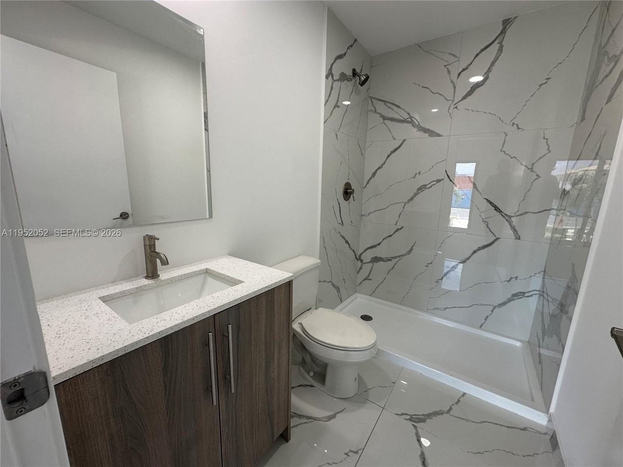 232 Nw 13th Ct #232 - Photo 3 of 14