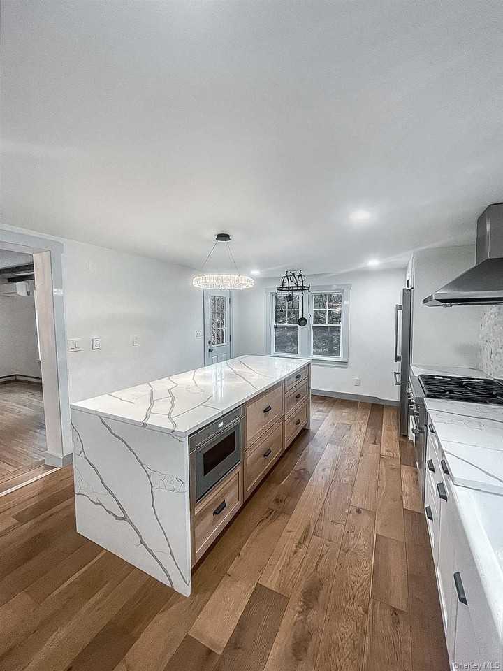 5 Valley Farm Rd - Photo 7 of 28