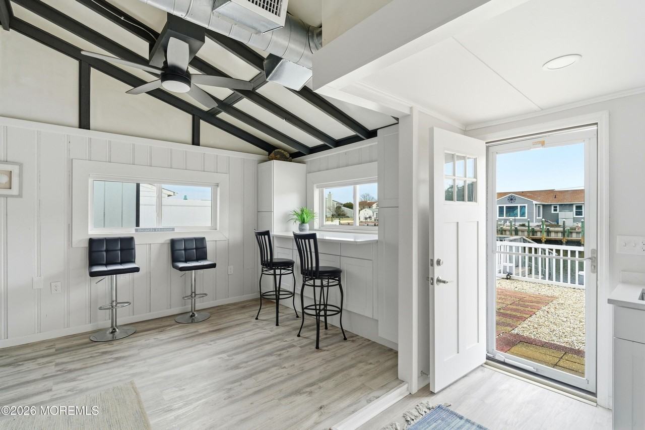 1121 Cape May Dr - Photo 2 of 29