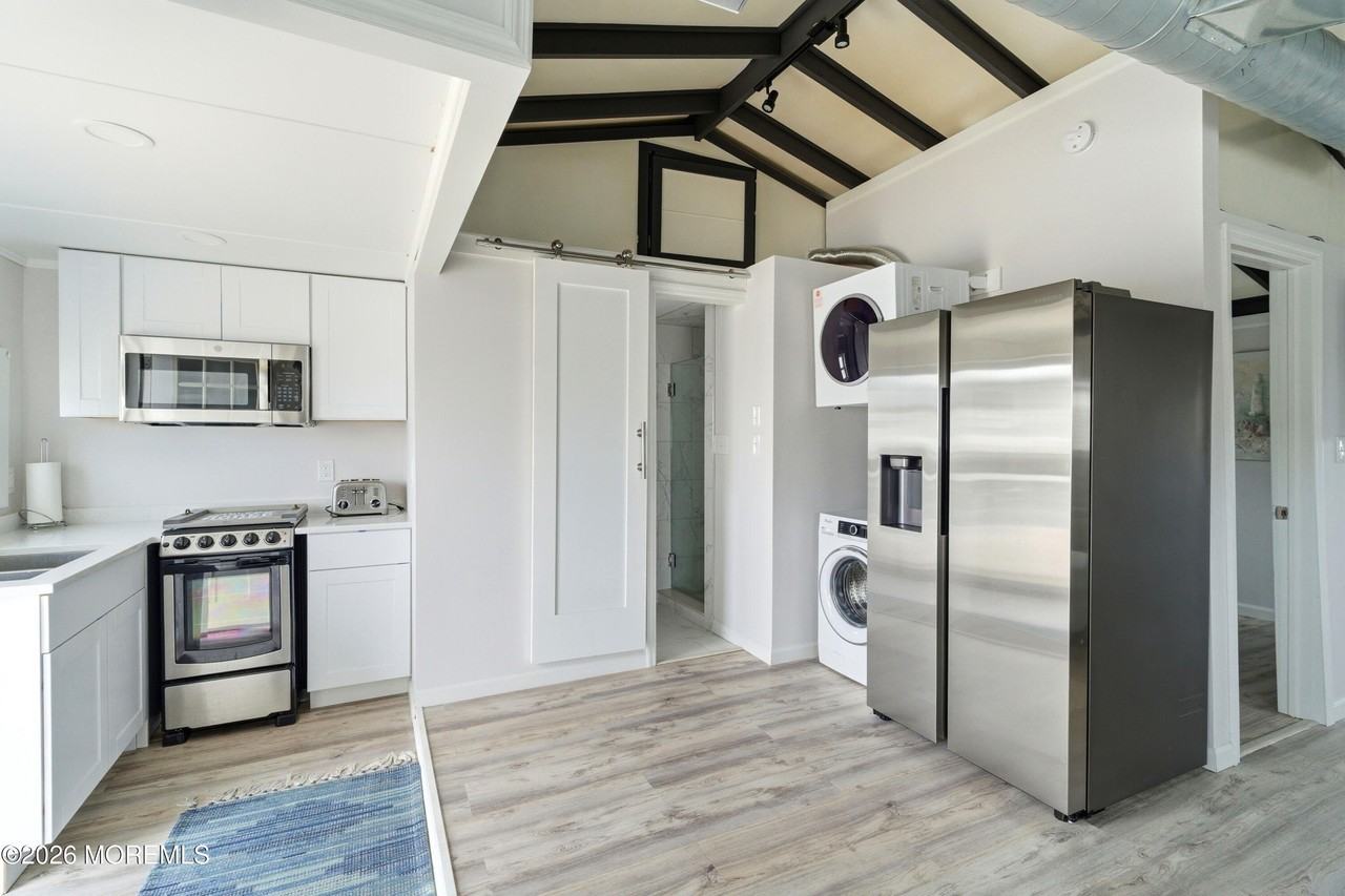 1121 Cape May Dr - Photo 6 of 29