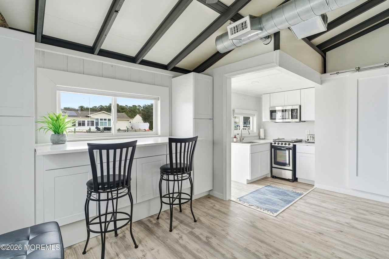 1121 Cape May Dr - Photo 7 of 29