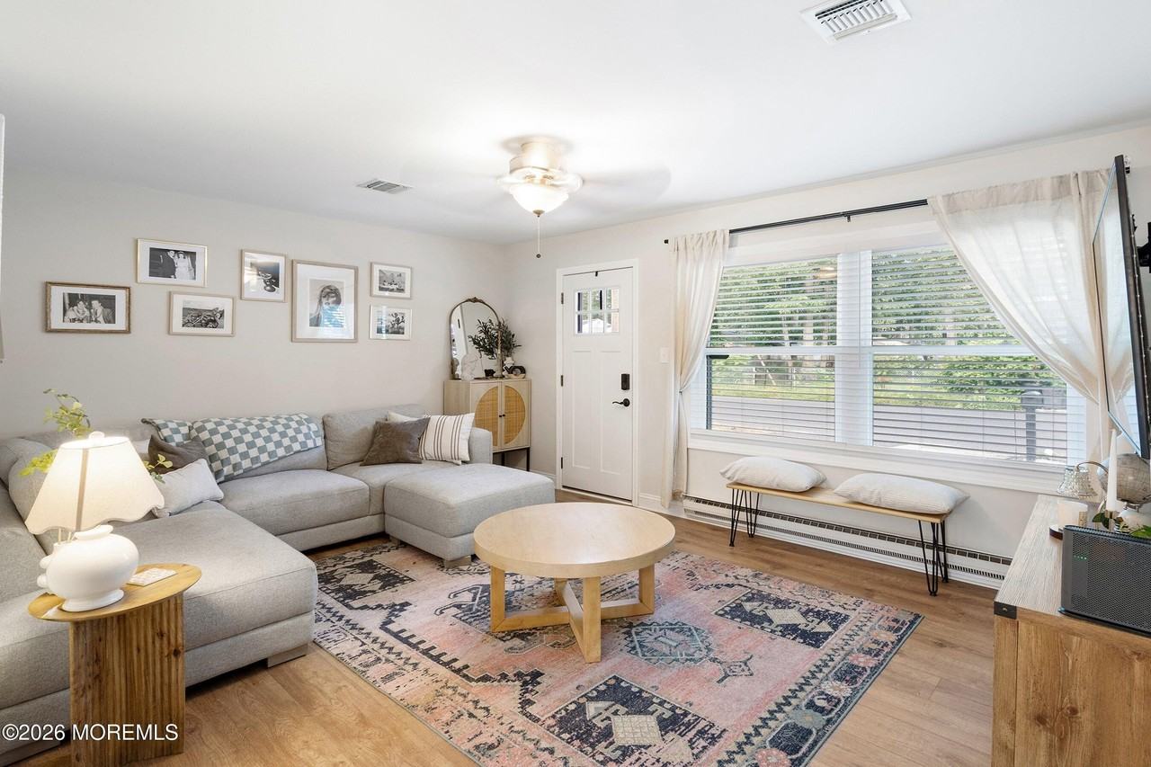 329 Briggs Ave - Photo 3 of 16