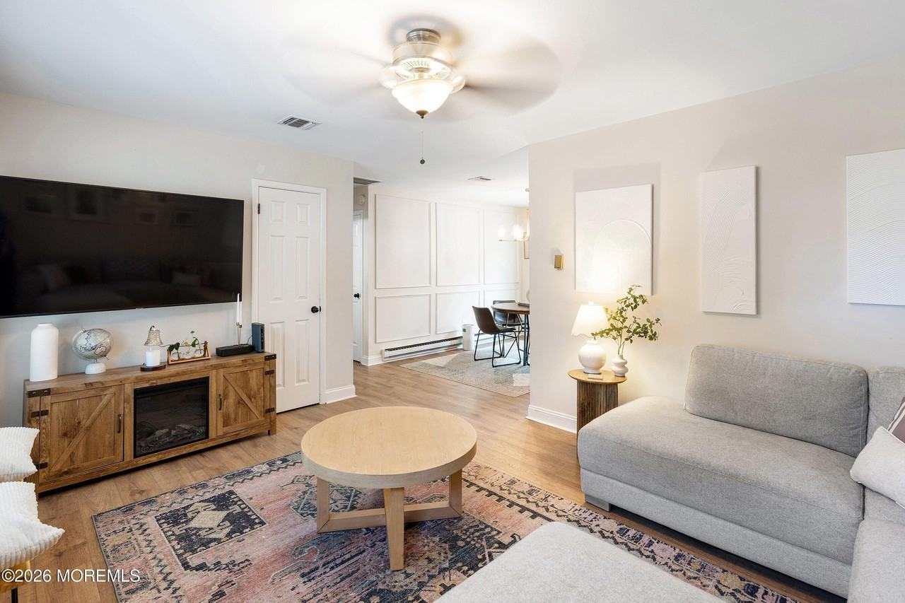 329 Briggs Ave - Photo 4 of 16