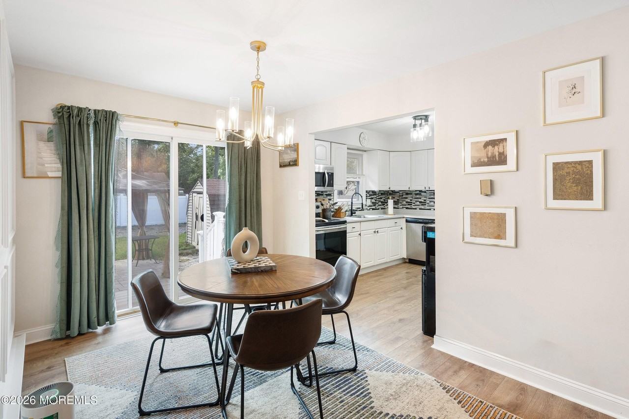 329 Briggs Ave - Photo 5 of 16