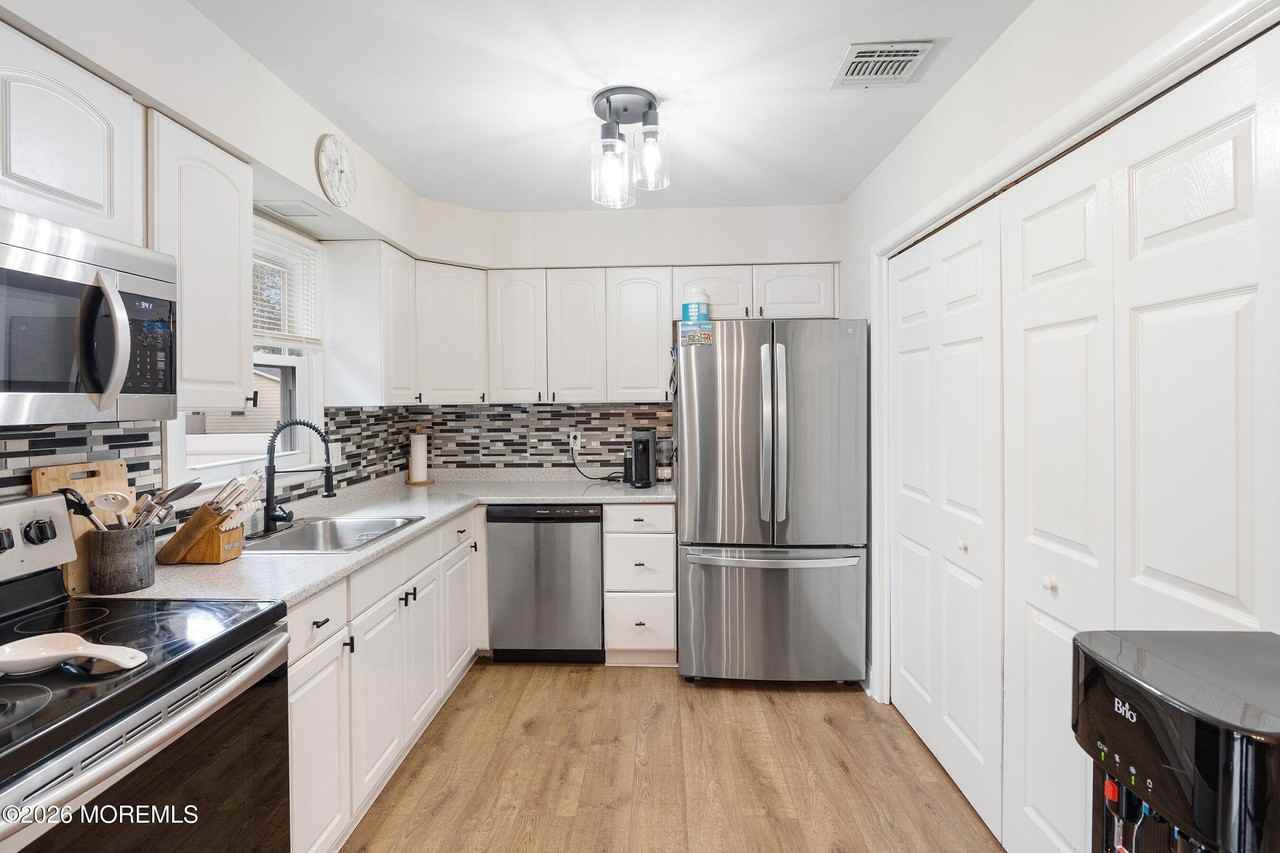 329 Briggs Ave - Photo 6 of 16