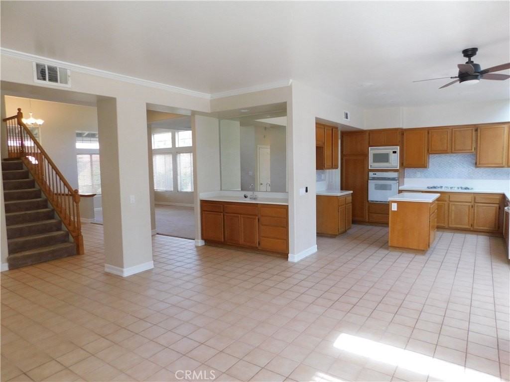 24362 Lenox Ln - Photo 6 of 37