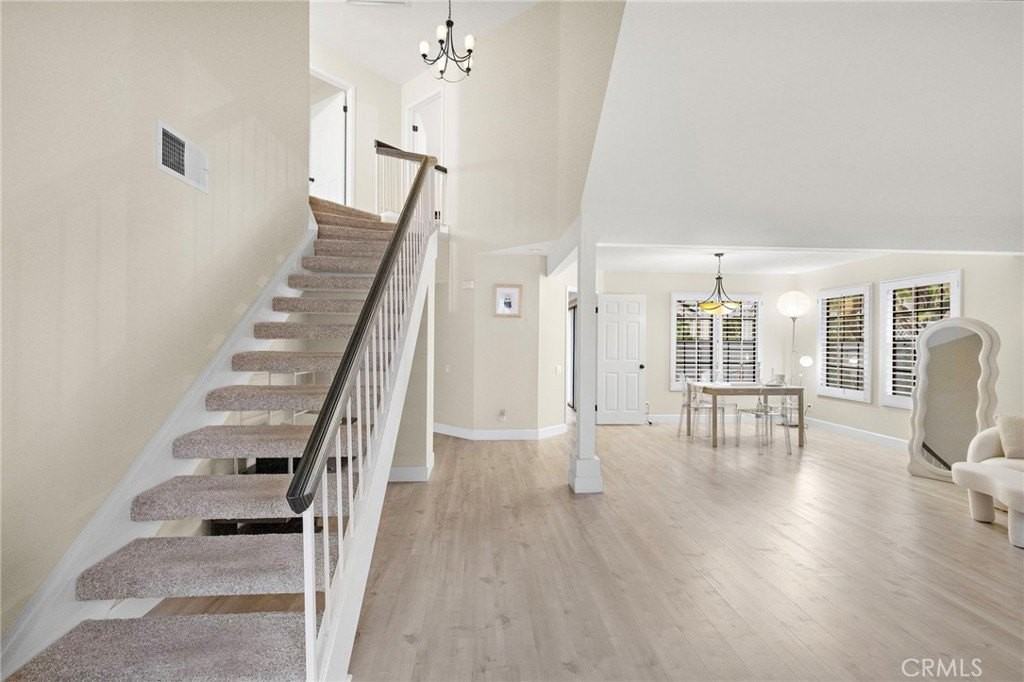 6 Fieldflower - Photo 5 of 37