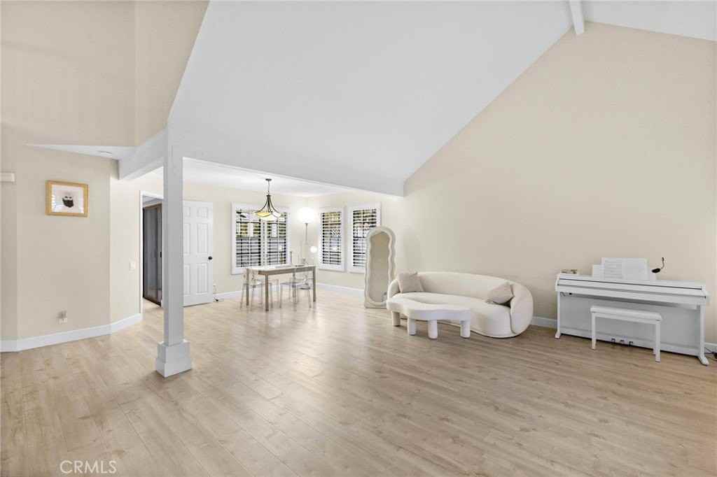 6 Fieldflower - Photo 6 of 37