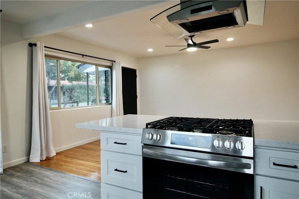 4689 Monroe Ave - Photo 3 of 15