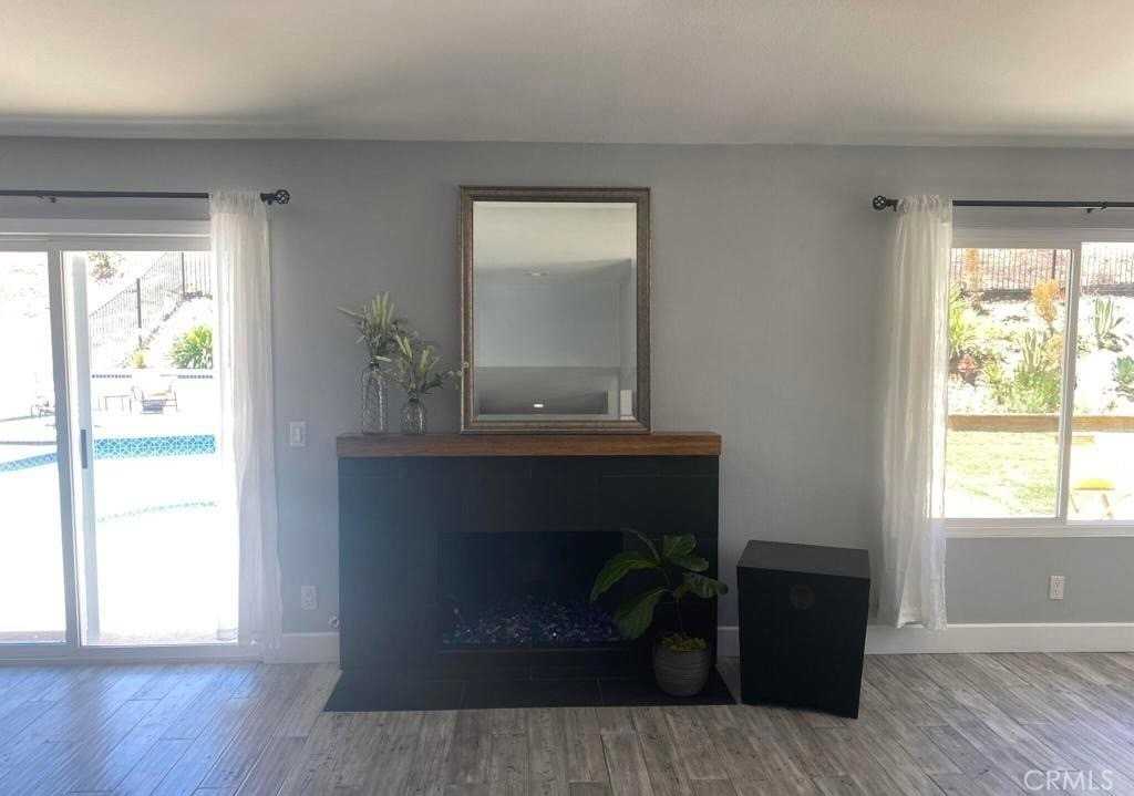 1459 Briarglen Ave - Photo 6 of 33