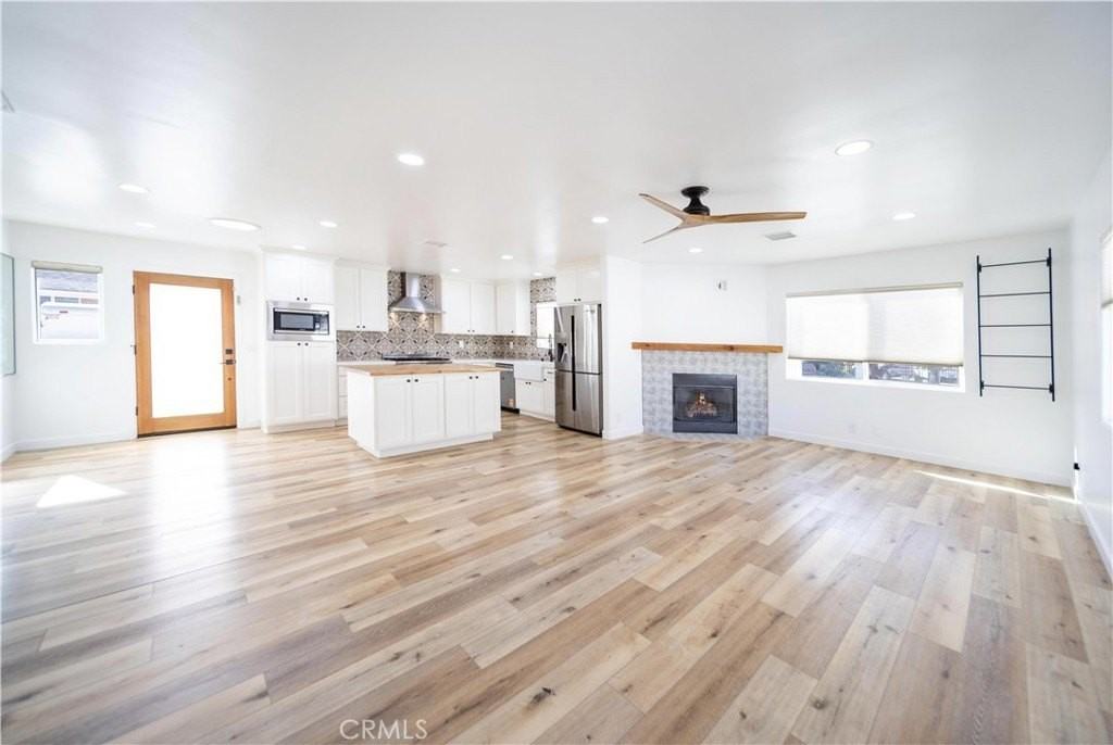 24902 1st Ave - Photo 5 of 50