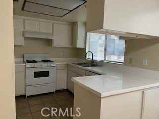 328 N Monterey St #D - Photo 2 of 14