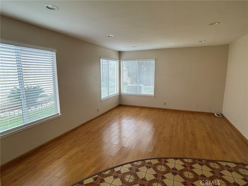 2448 Flora St - Photo 3 of 24