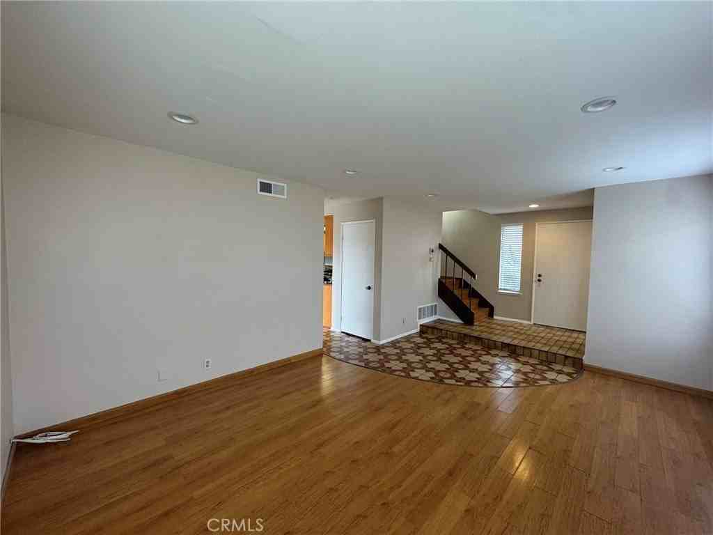 2448 Flora St - Photo 5 of 24