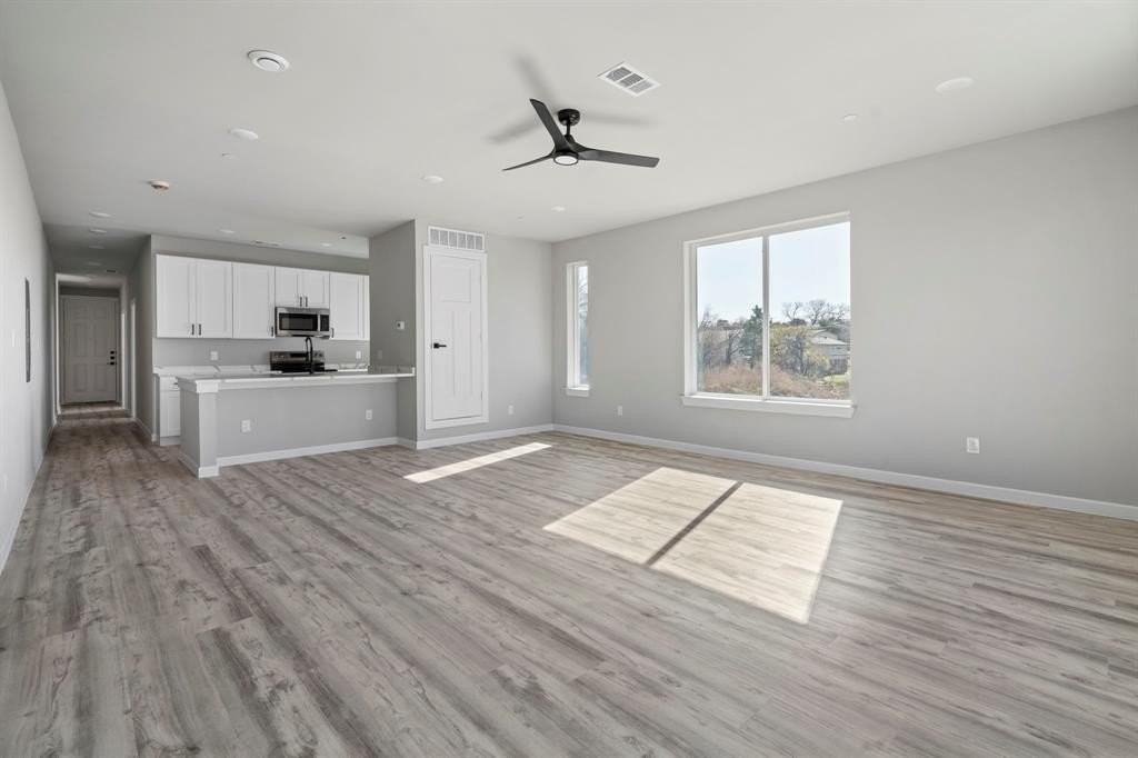 948 Corinth St #1 - Photo 6 of 27