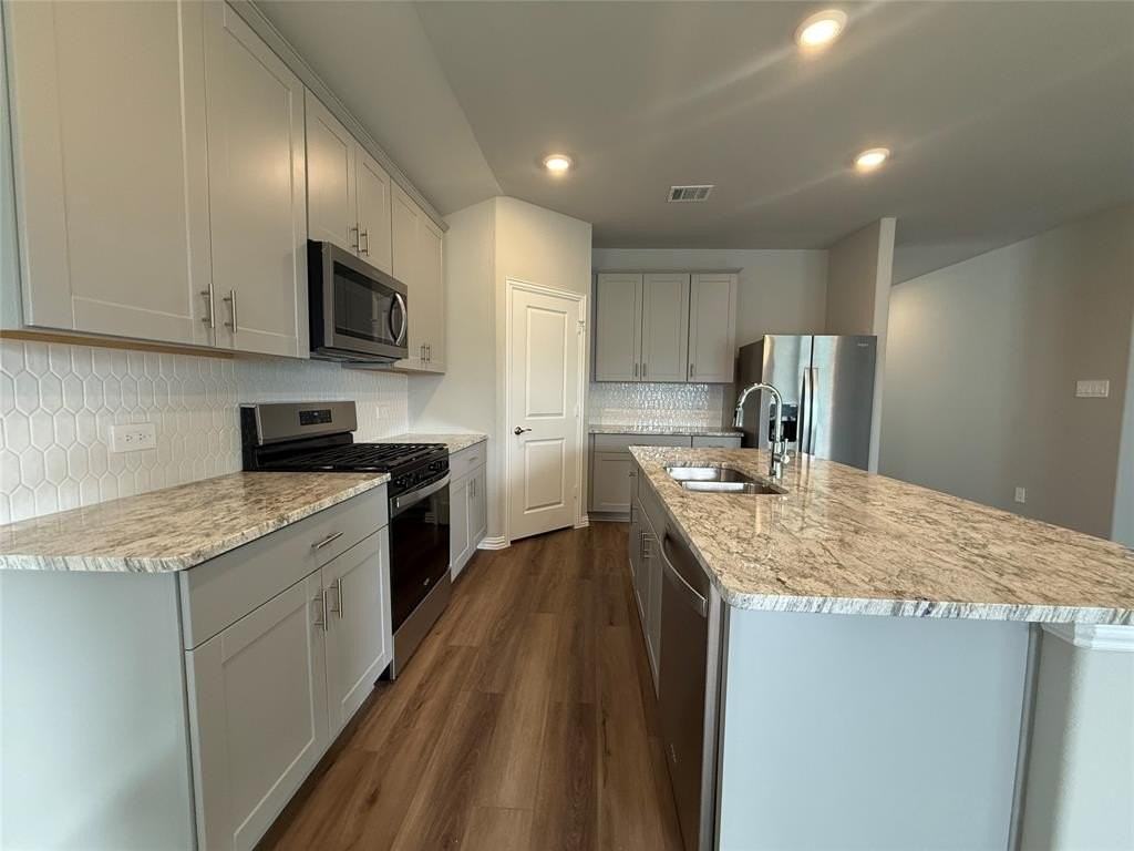 2624 Grand Canyon St - Photo 5 of 24