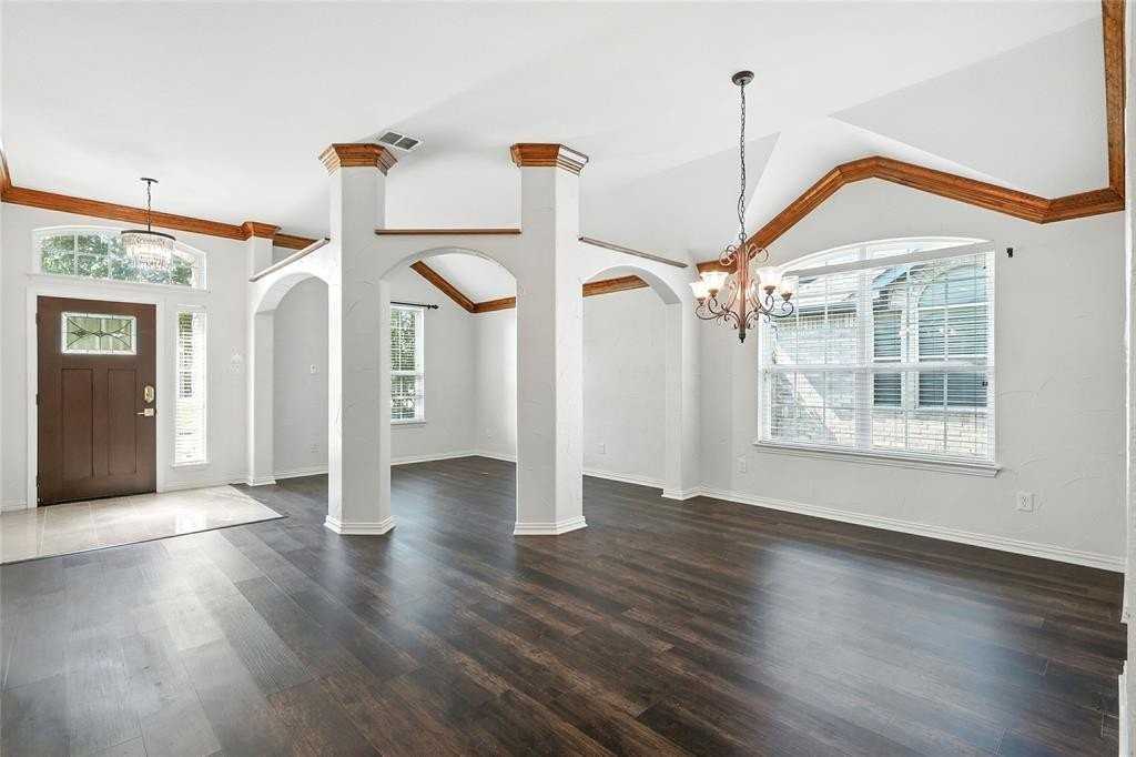 12404 Daimler Dr - Photo 4 of 36