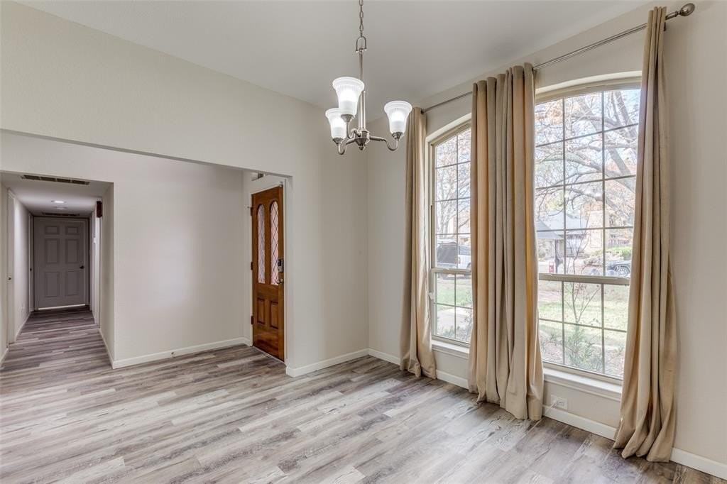 2721 Edinboro Dr - Photo 4 of 25