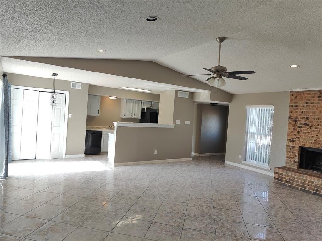 2700 Winding Creek Dr - Photo 6 of 34