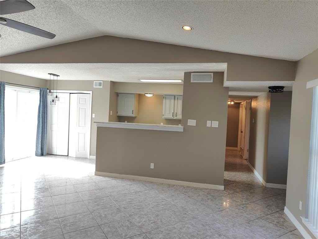 2700 Winding Creek Dr - Photo 7 of 34