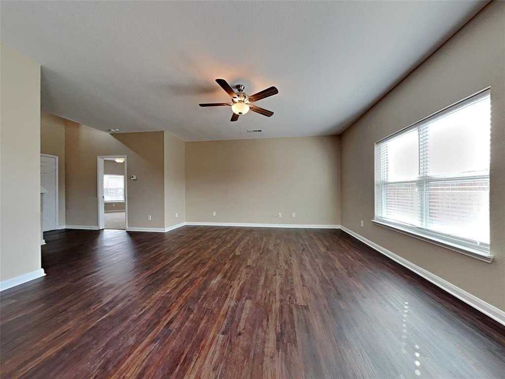 126 Cottonwood Dr - Photo 2 of 17