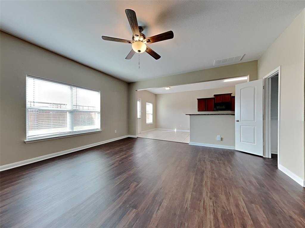 126 Cottonwood Dr - Photo 3 of 17