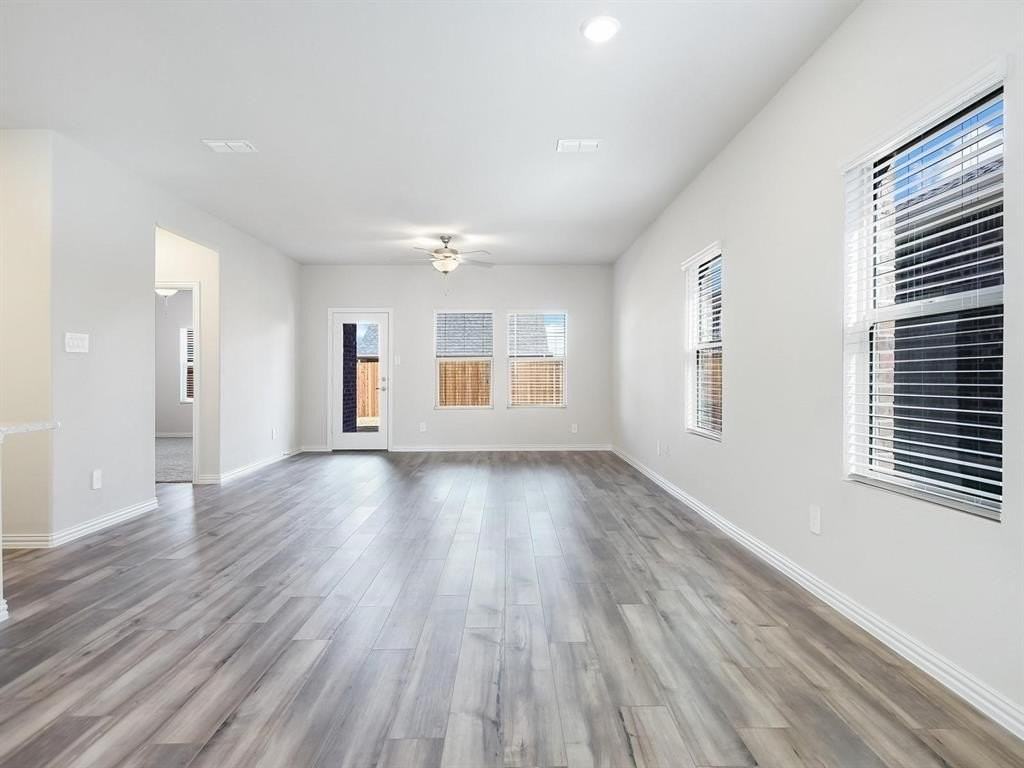 208 Goosewood Dr - Photo 2 of 30