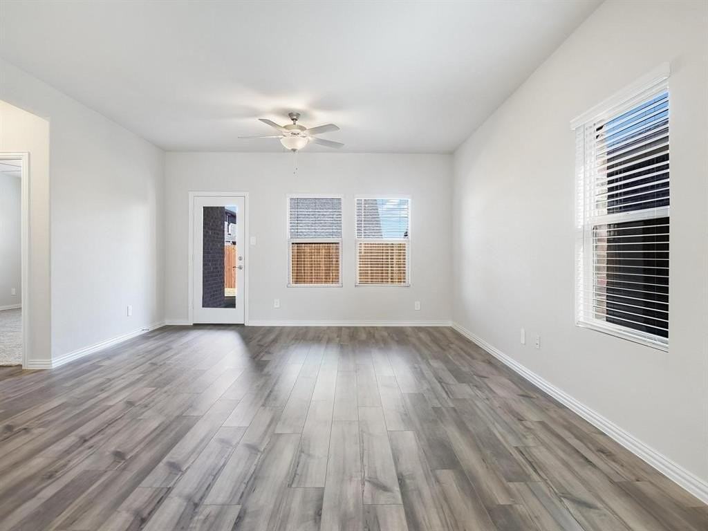 208 Goosewood Dr - Photo 3 of 30