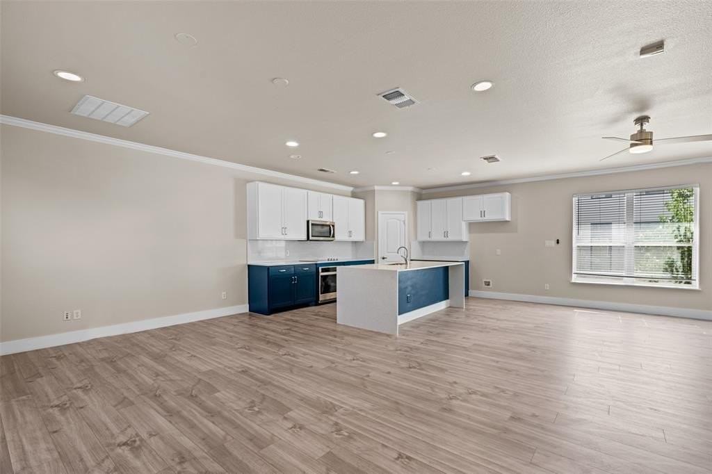 4417 Gennaro St - Photo 2 of 34