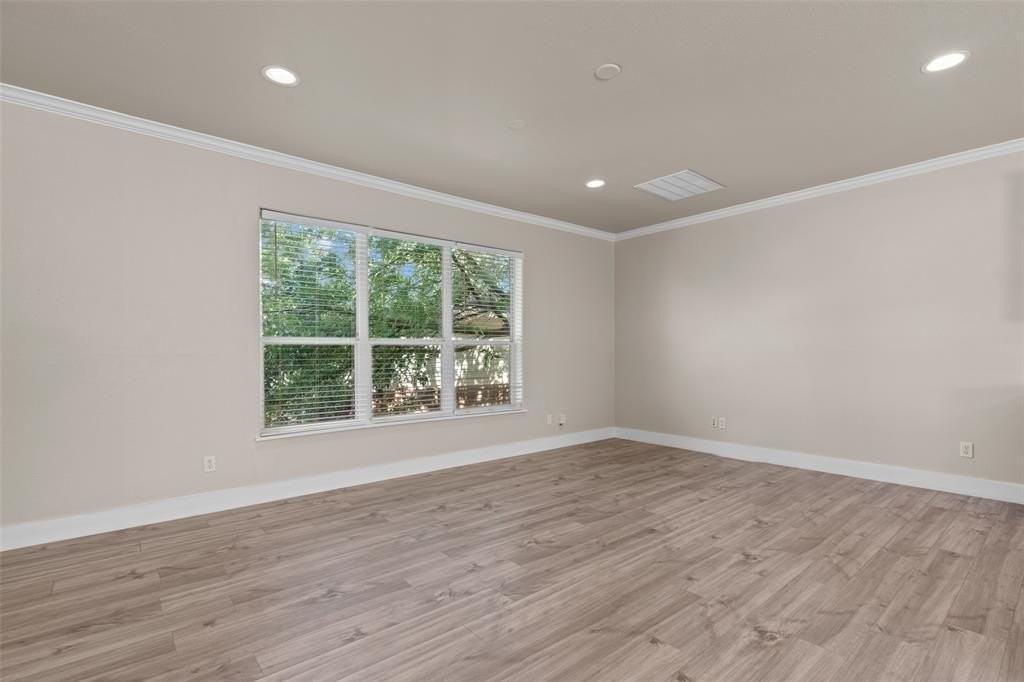 4417 Gennaro St - Photo 3 of 34