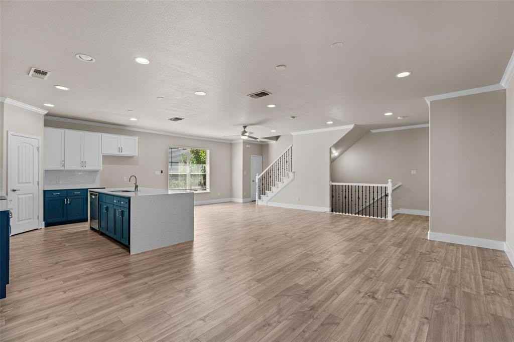 4417 Gennaro St - Photo 6 of 34