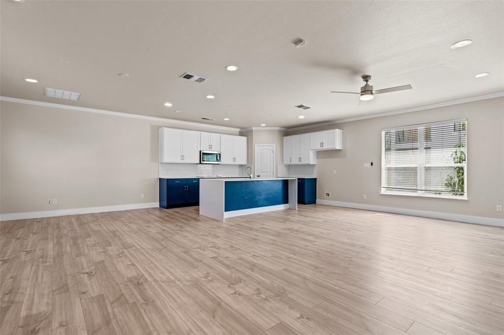 4417 Gennaro St - Photo 7 of 34