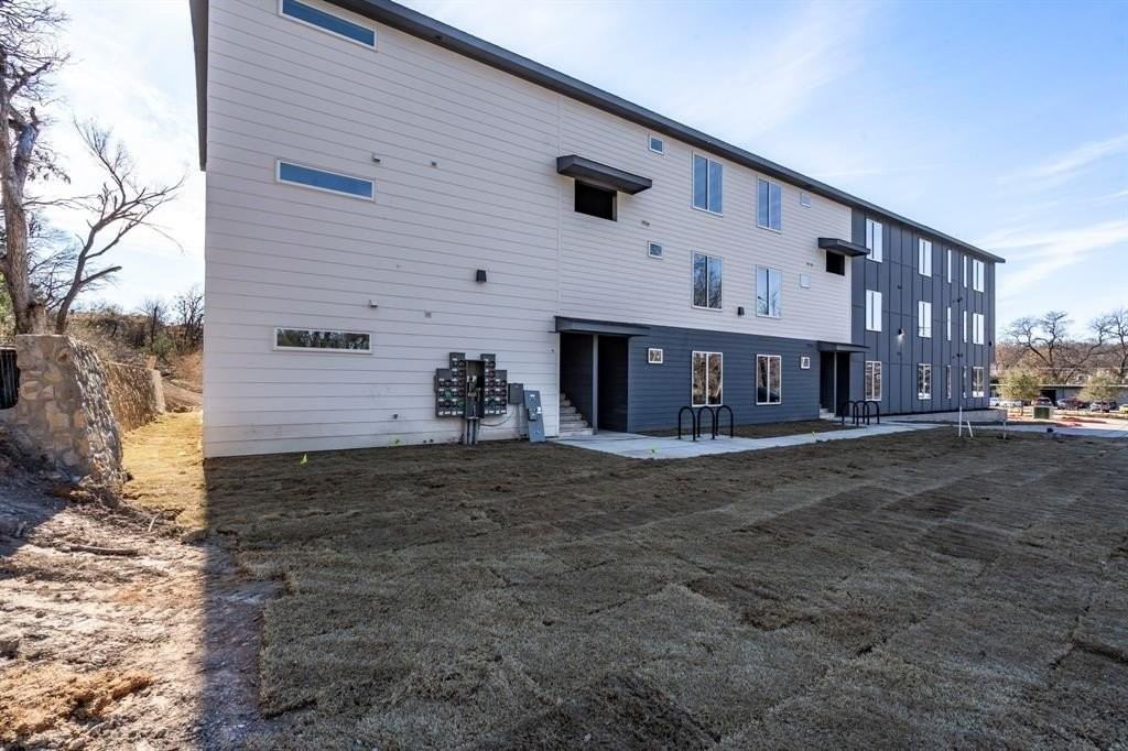 948 Corinth St #3 - Photo 7 of 23