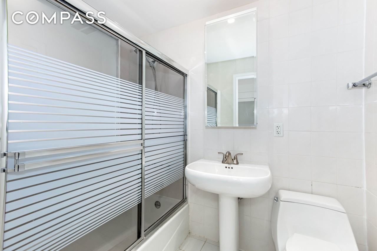 222 E 32nd St #3 - Photo 5 of 5