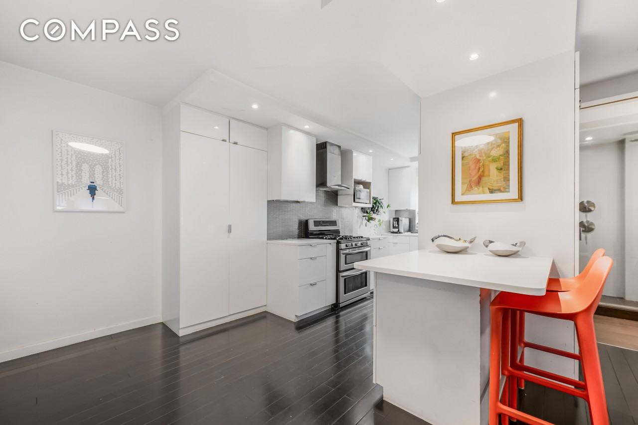 520 E 76th St #10H - Photo 3 of 19