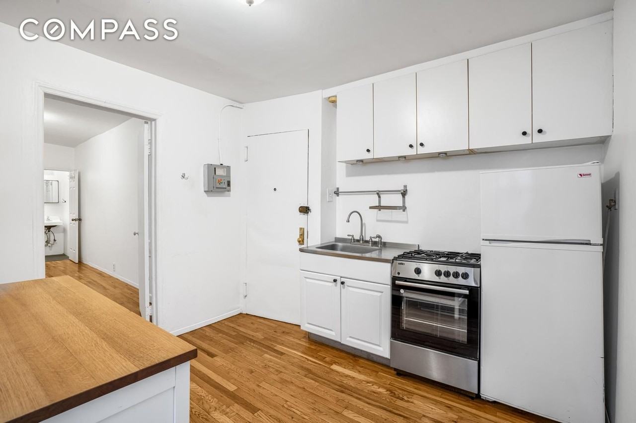 241 Mulberry St #9 - Photo 6 of 9