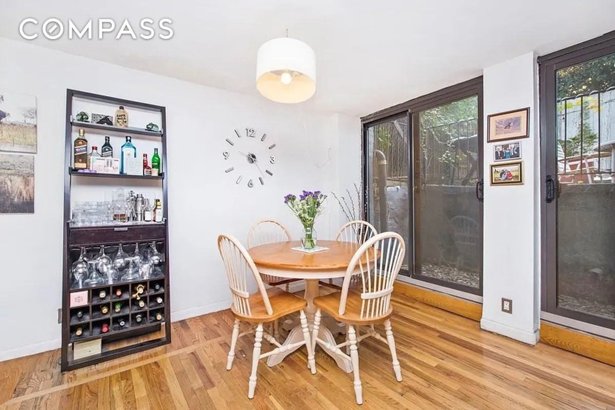 339 W 20th St #1R - Photo 6 of 10