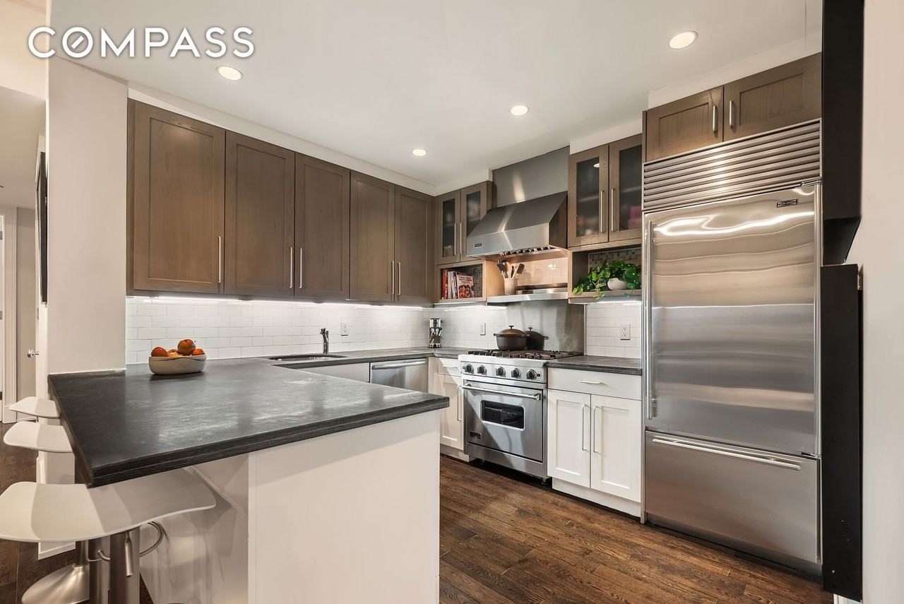 161 Grand St #3B - Photo 4 of 11