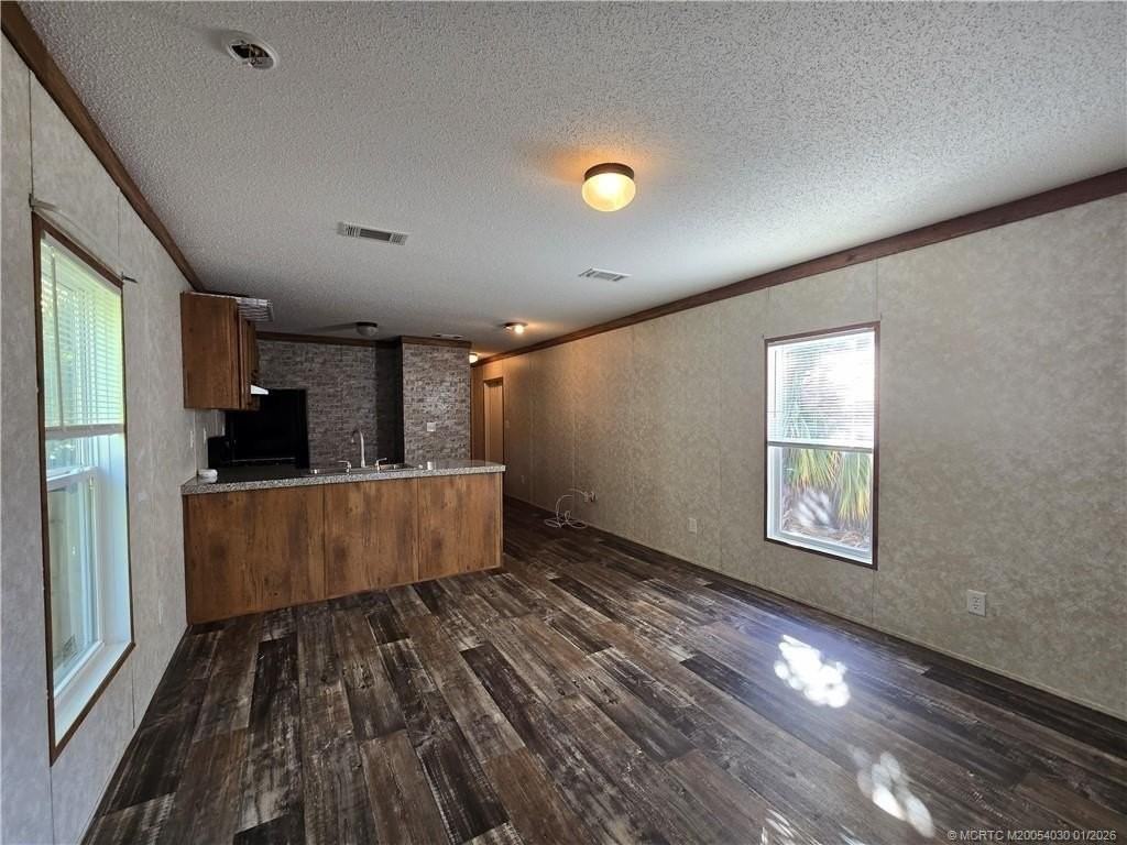 112 Ne 18th St - Photo 5 of 13