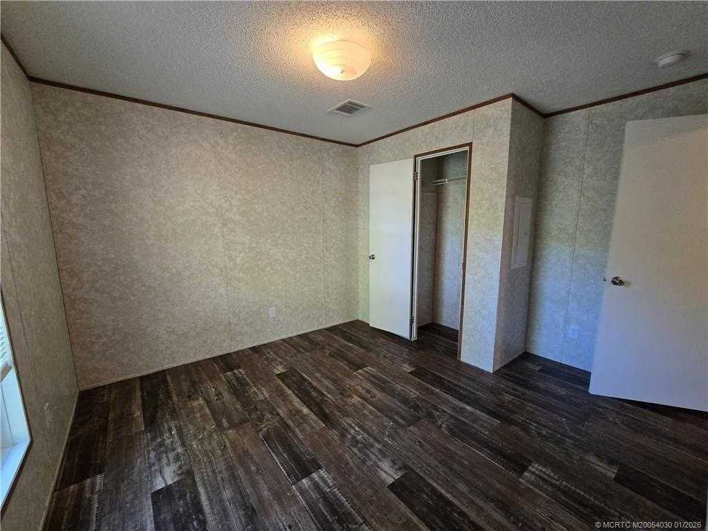 112 Ne 18th St - Photo 7 of 13