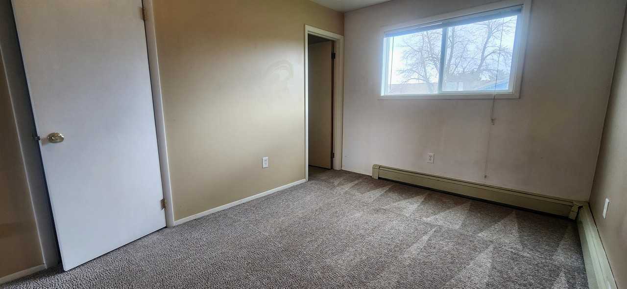 1606 South 19th Avenue - Photo 4 of 14