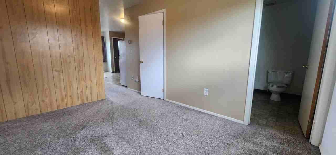 1606 South 19th Avenue - Photo 5 of 14