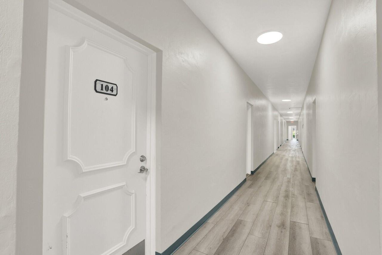 299 Sw 7th St #1040 - Photo 3 of 31