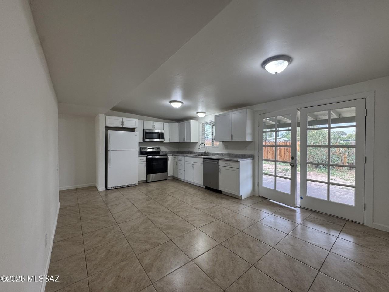 4020 S Silver Beech Ave - Photo 3 of 9