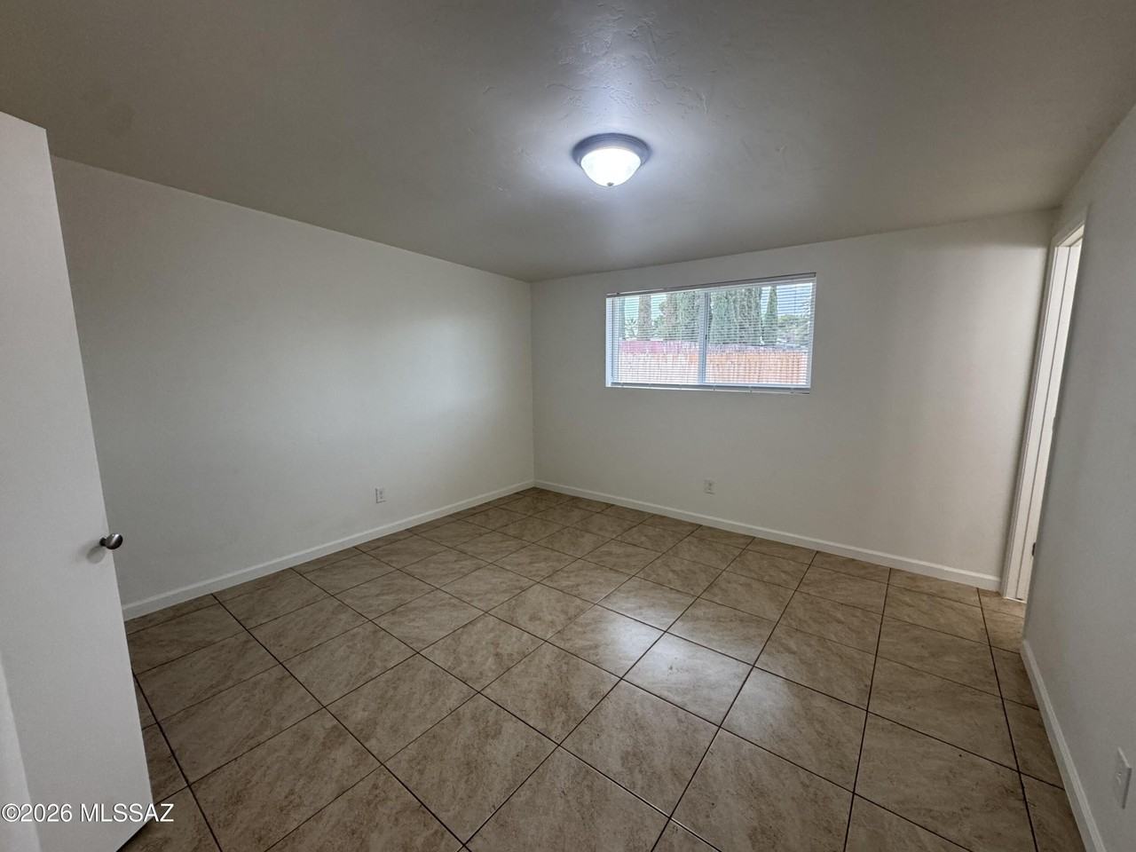 4020 S Silver Beech Ave - Photo 4 of 9