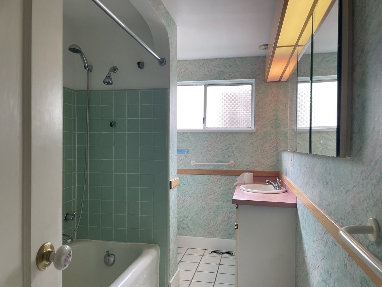 3550 39th Ave W #1 - Photo 5 of 5