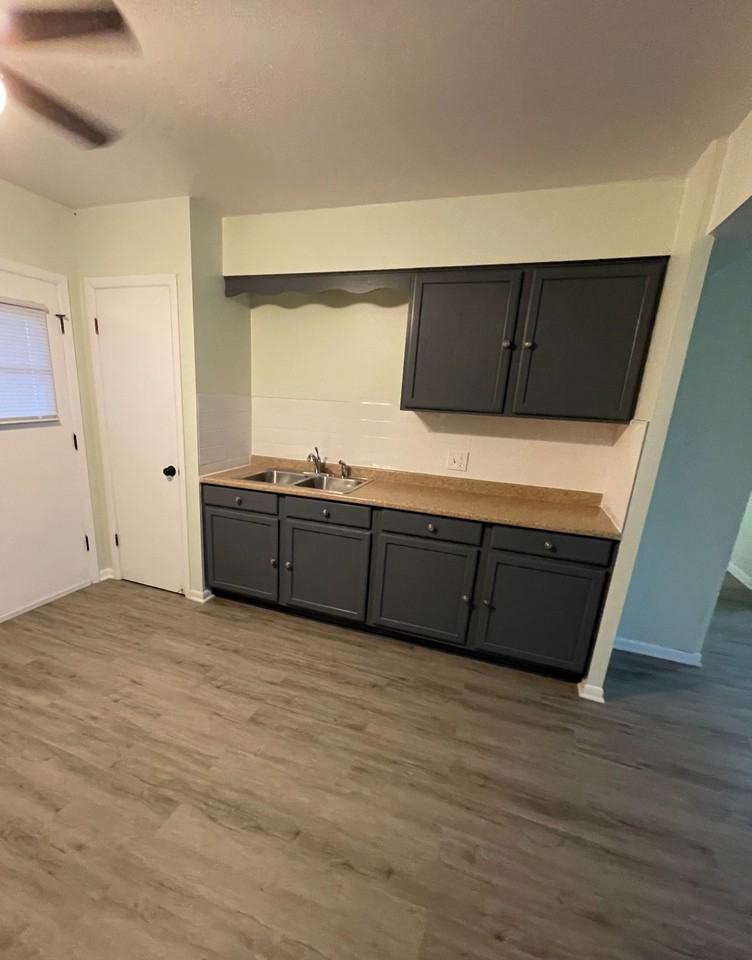 18154 Martin Avenue - Photo 2 of 8