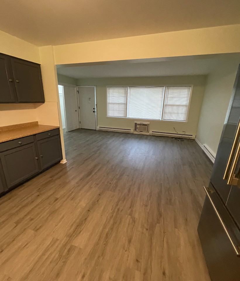 18154 Martin Avenue - Photo 3 of 8