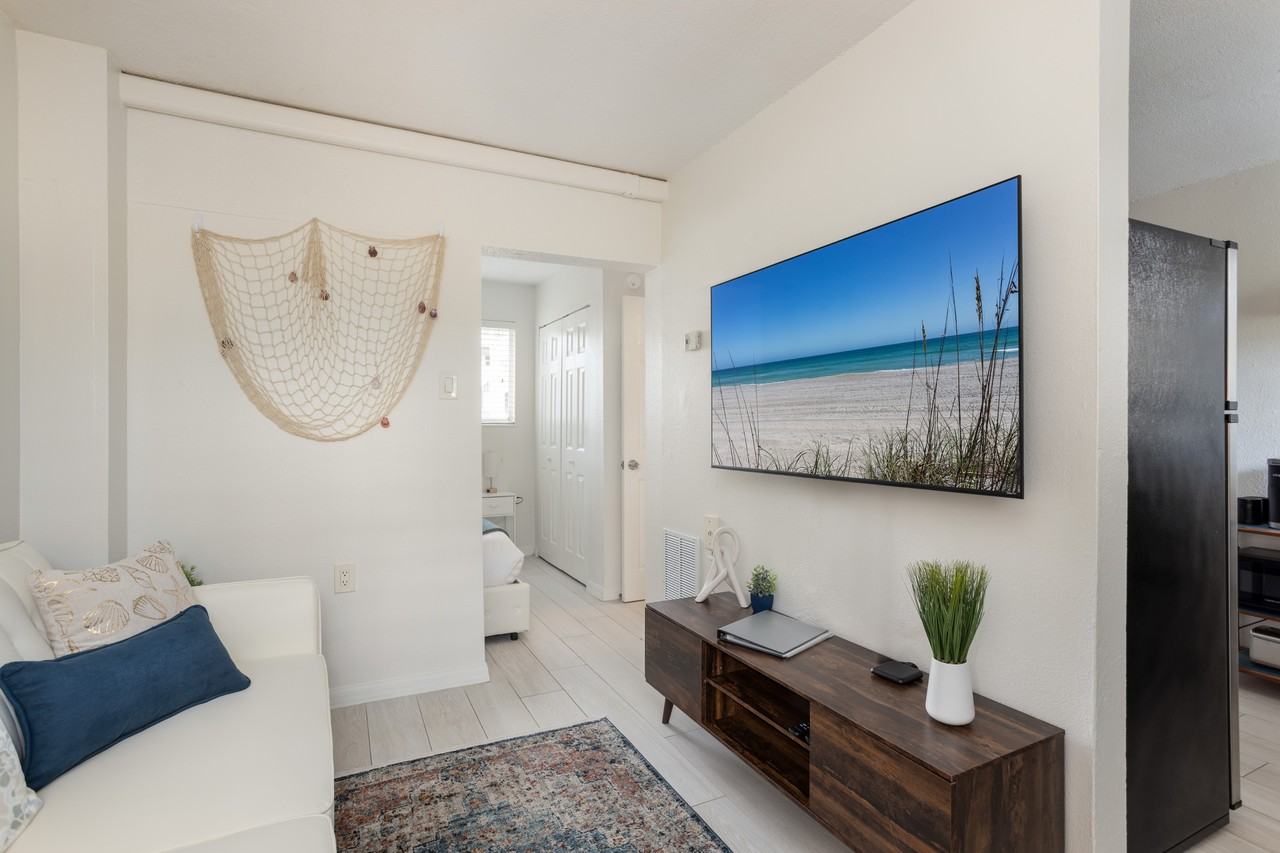 211 Circle Drive - 15BUnit 15B #15B - Photo 7 of 14